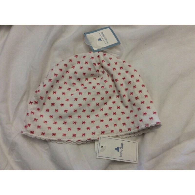 Babygap baby hat, unused 12-18m