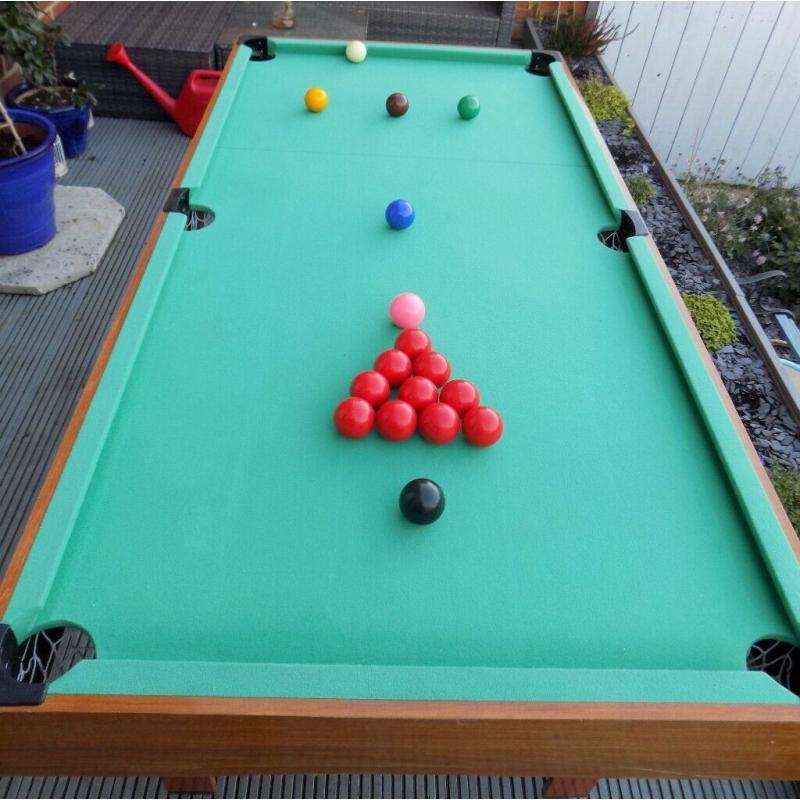 Snooker/Pool/Table Tennis and Air Hockey Table and Accessories