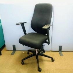 Komac Key Task Chair by Boss Design, Fully Loaded, Armrests, Black