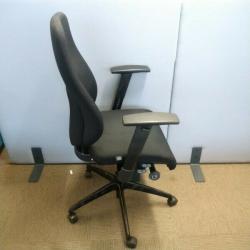 Komac Key Task Chair by Boss Design, Fully Loaded, Armrests, Black