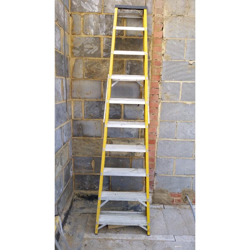 Fibreglass Step Ladder