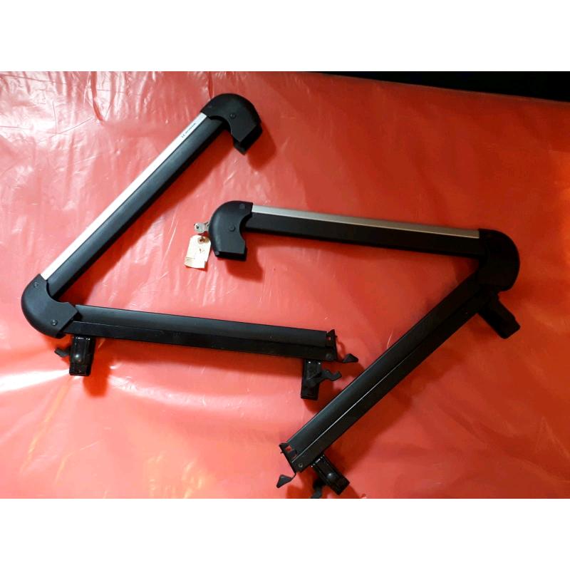 Honda CRV Cross Bar with Ski & Snowboard Attachment