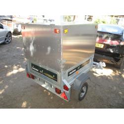 UNIQUE DAXARA 107 TRAILER WITH ALLOY BOX..... 2X CYCLE RACKS....