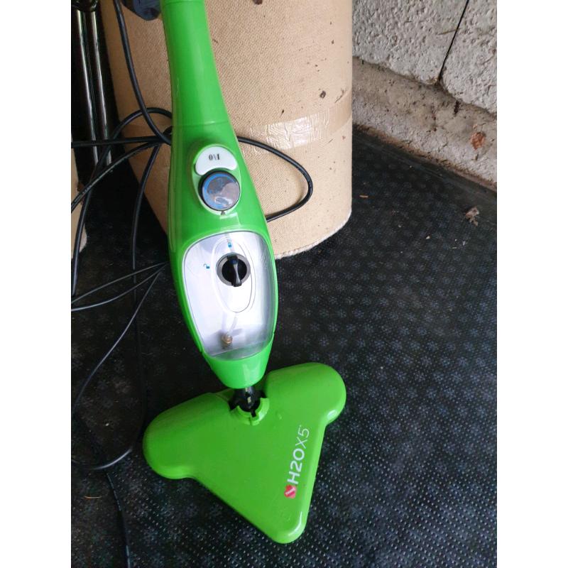 H2O X5 Steam cleaner