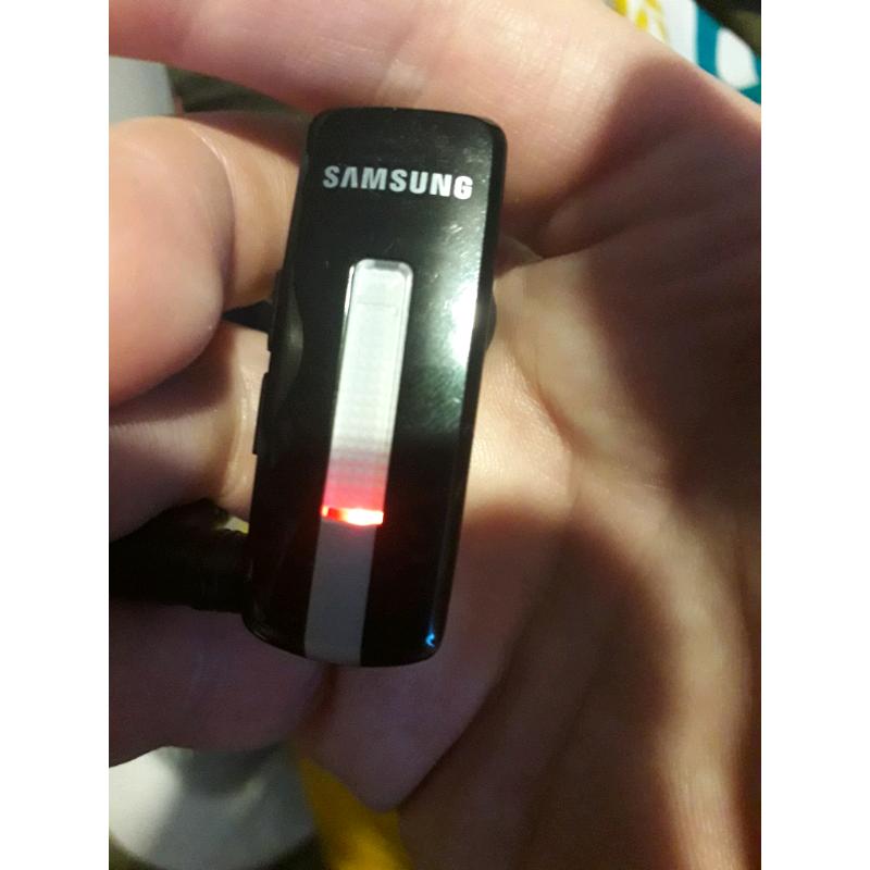 Samsung Bluetooth ear piece