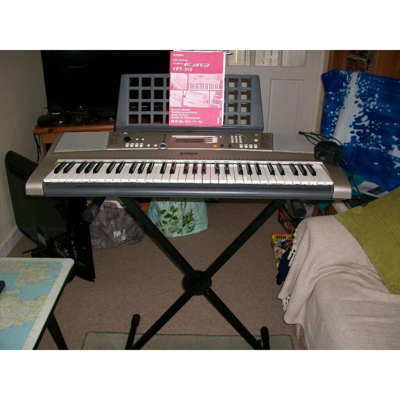 Yamaha PSR E313 keyboard