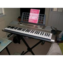 Yamaha PSR E313 keyboard