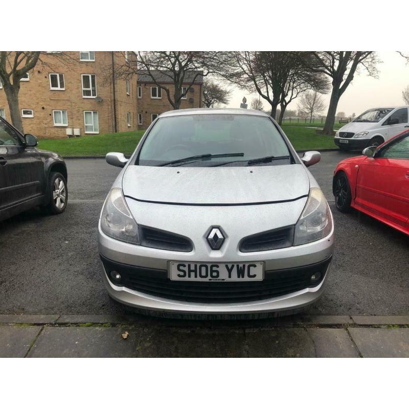 ??2006 Renault Clio 1.6 petrol automatic ??