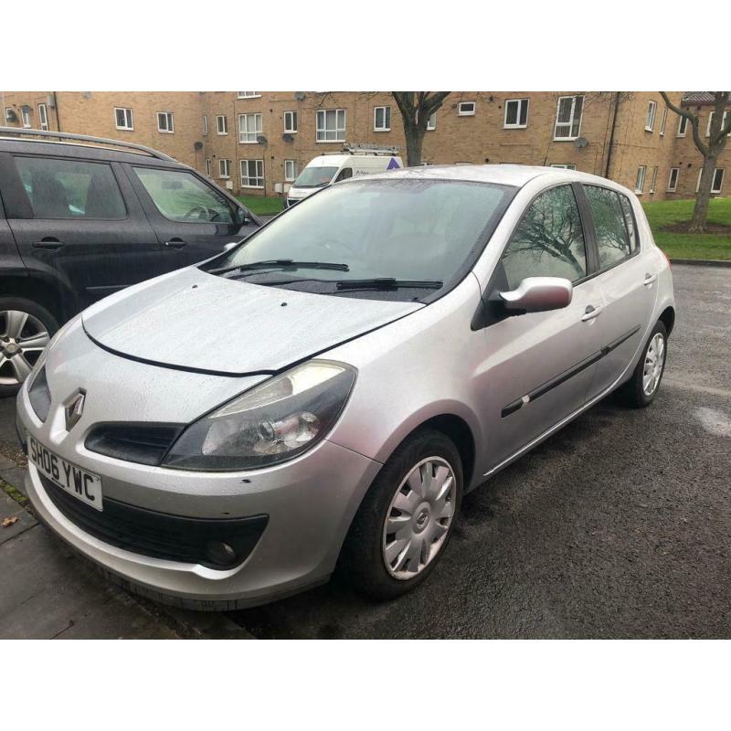 ??2006 Renault Clio 1.6 petrol automatic ??