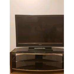 Sony Bravia 40" Digital TV, Remote Control & TV Stand