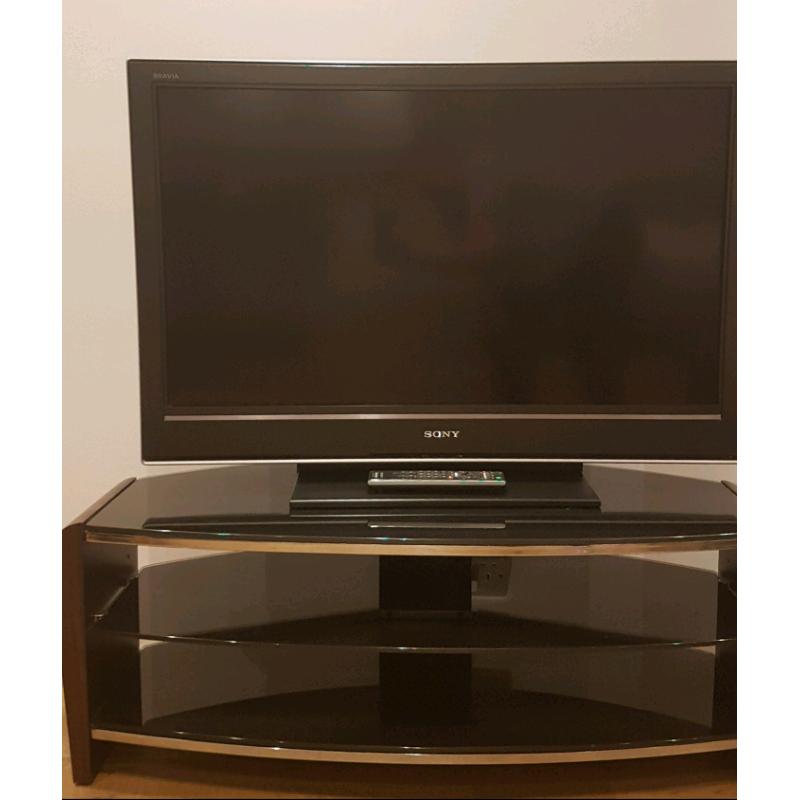 Sony Bravia 40" Digital TV, Remote Control & TV Stand