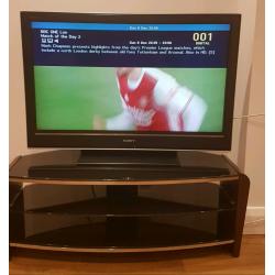 Sony Bravia 40" Digital TV, Remote Control & TV Stand