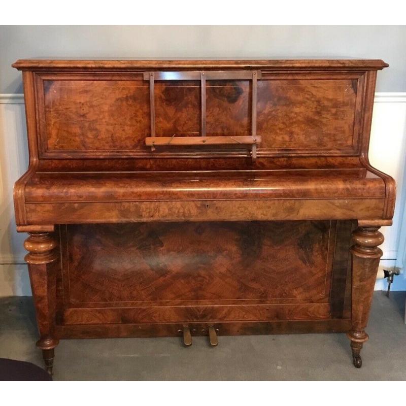 Free upright piano (keys removed)