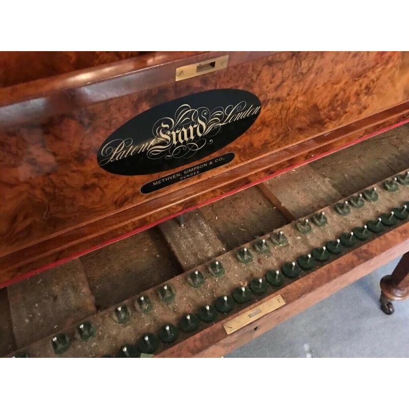 Free upright piano (keys removed)