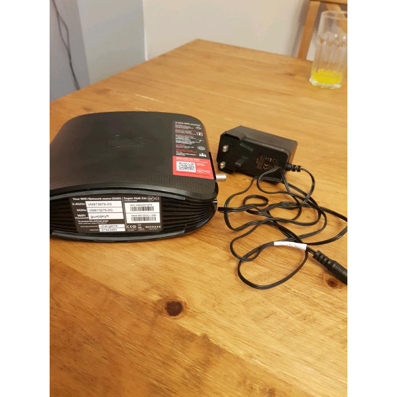 Virgin Router/Hub good used condition including power cable