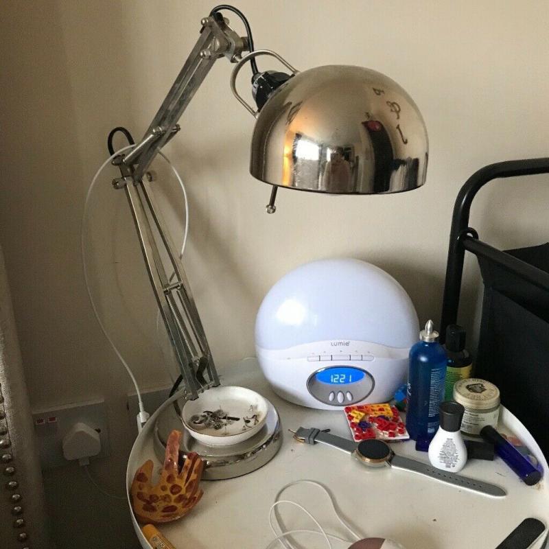 Desk lamp