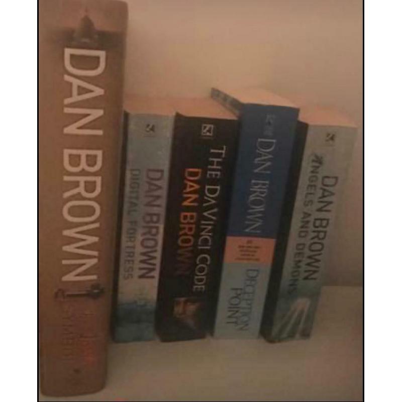 Bundle of 5 Dan Brown books