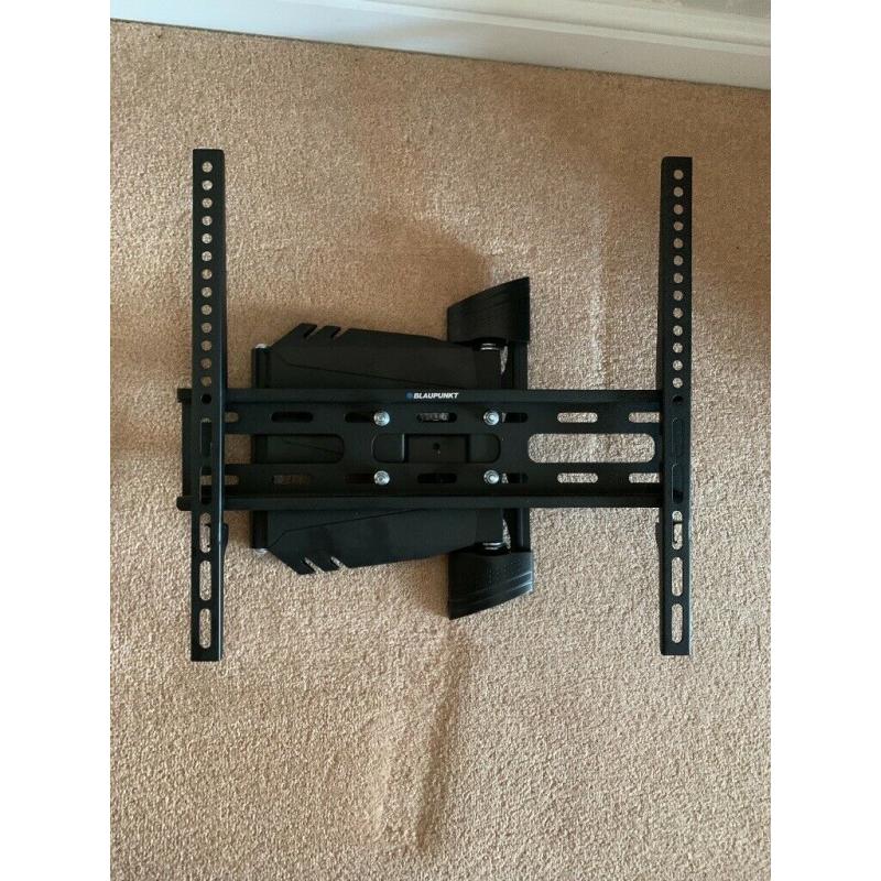 TV tilt and swivel wall bracket Blaupunkt