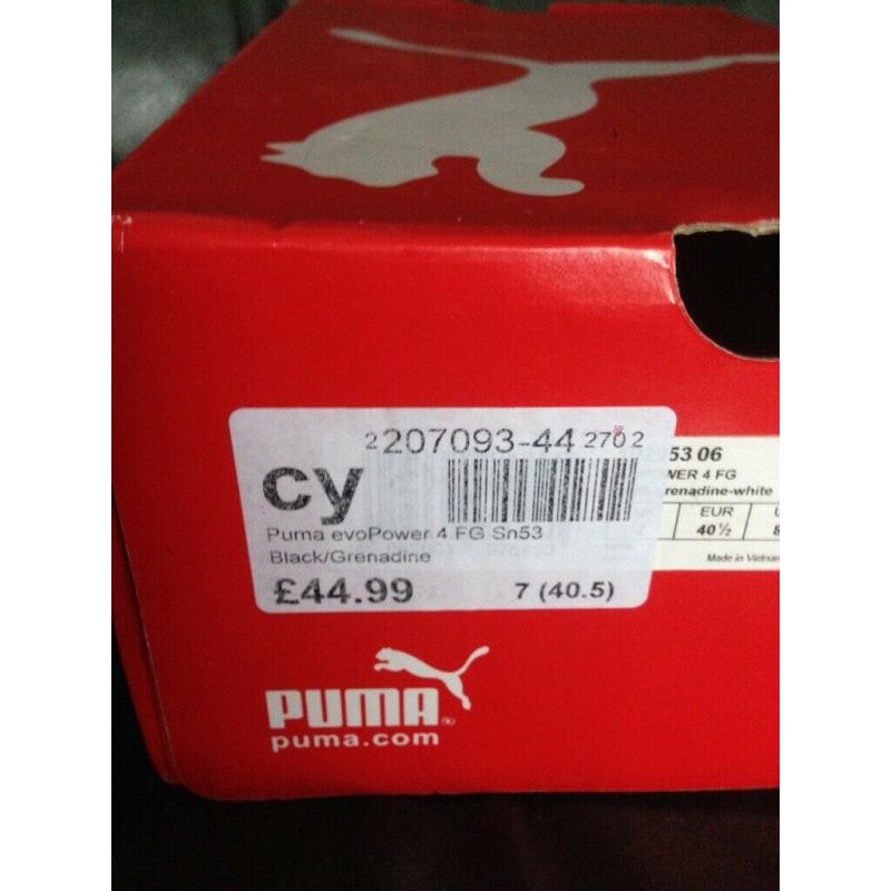 New Puma football boots size 7 (40.5)