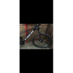 trek marlin 5 mountain bike