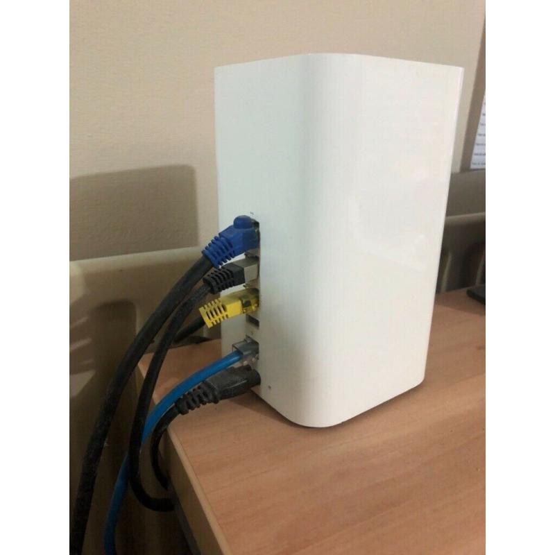 Apple Airport Time Capsule 3tb for comprehensive back ups and wi fi