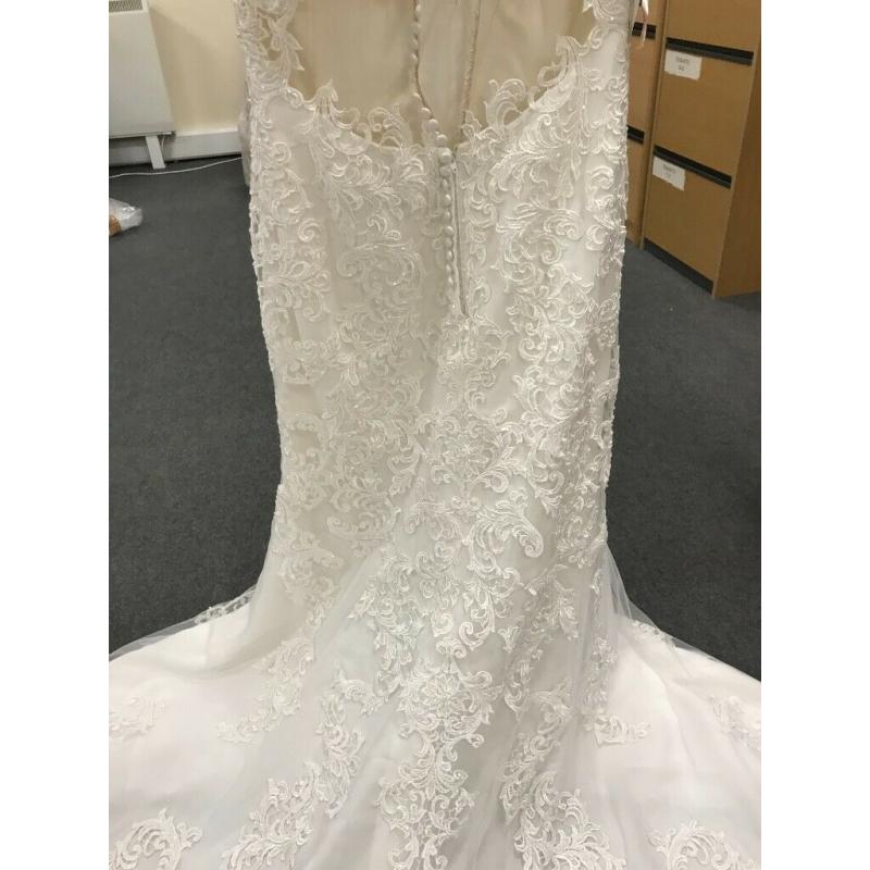 Essence of Australia Wedding Dress, Size 16 (UK) Ivory