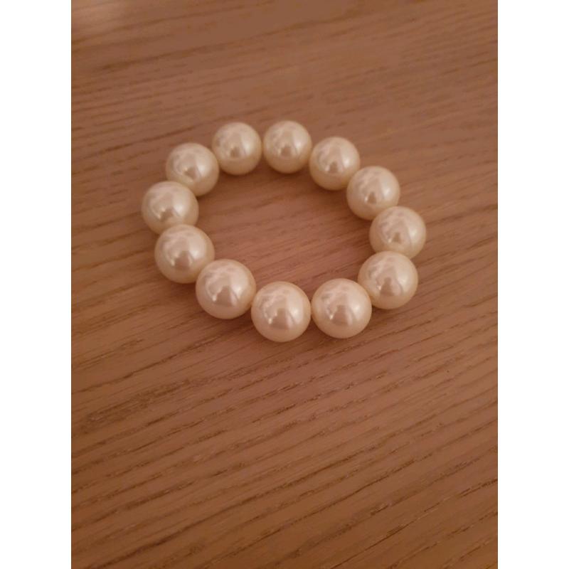 Pearl Look Bracelet