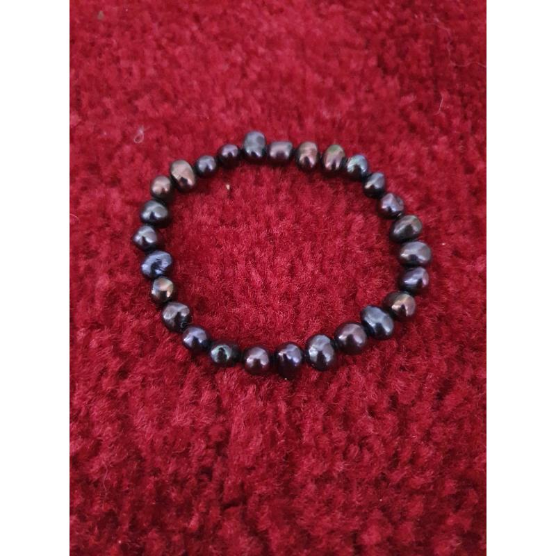 Black pearl bracelet