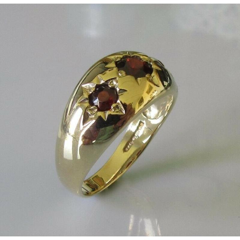 Vintage 9ct Gold 3 Stone Garnet Gypsy Ring Size N