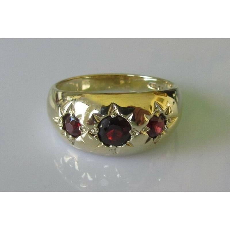 Vintage 9ct Gold 3 Stone Garnet Gypsy Ring Size N