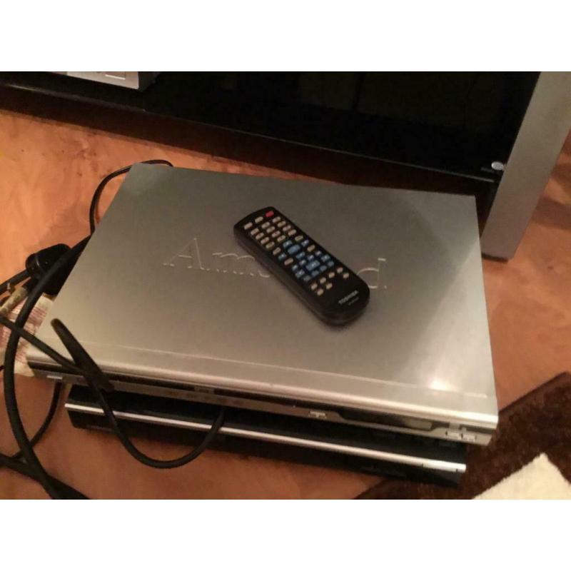 DVD player x 2