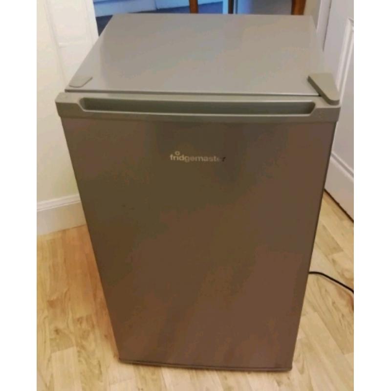 Good as New Fridgemaster MUR4892MS Fridge - Ice Box - A+ Rated