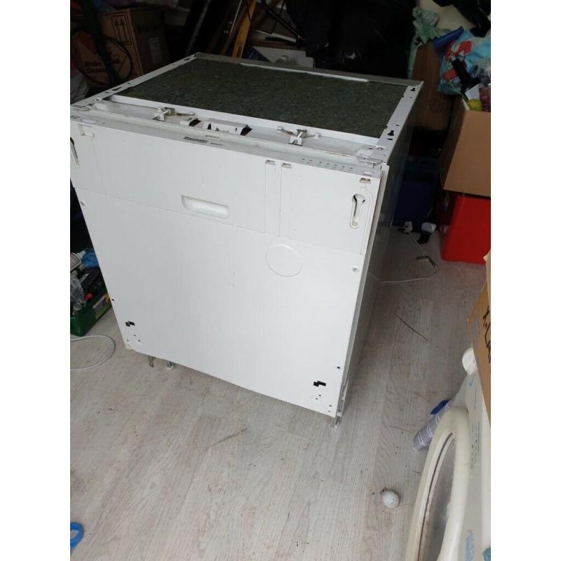 Integrated dishwasher and fridge