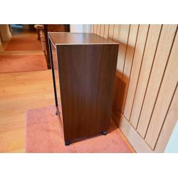 TECHNICS AUDIO RACK SH-553 but can be used for other brands . Glass door .Attractive walnut finish