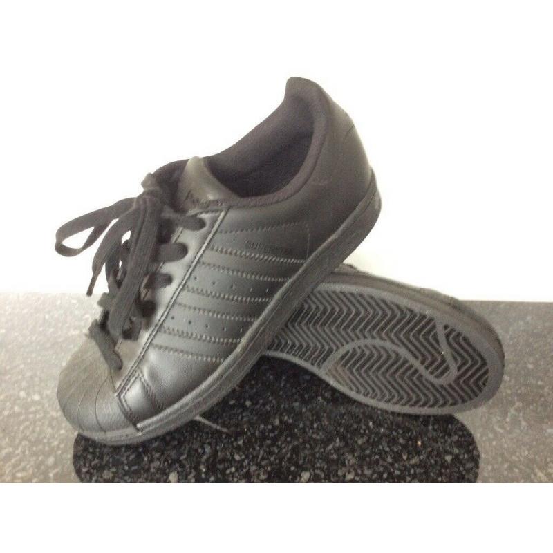 ADIDAS TRAINERS (size3)