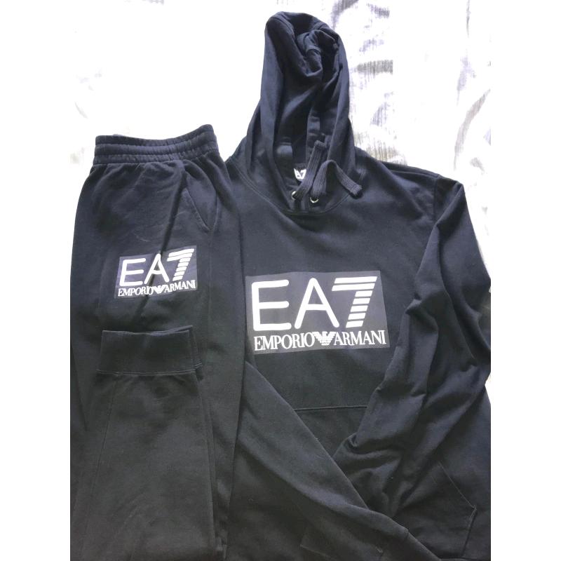 EA7 Jogging Suit