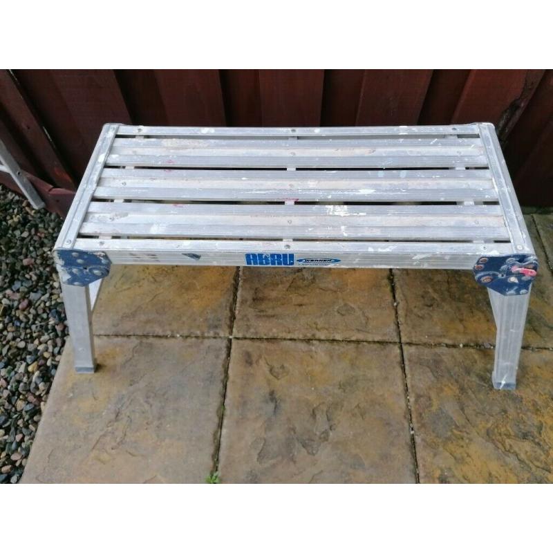 Aluminium fold away work platform