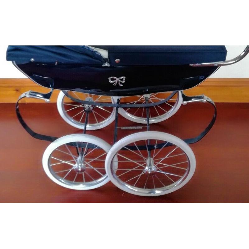 VINTAGE 1971 SILVER CROSS DOLLS PRAM Original True Authentic Navy Chrome Mechanism Balmoral Shape