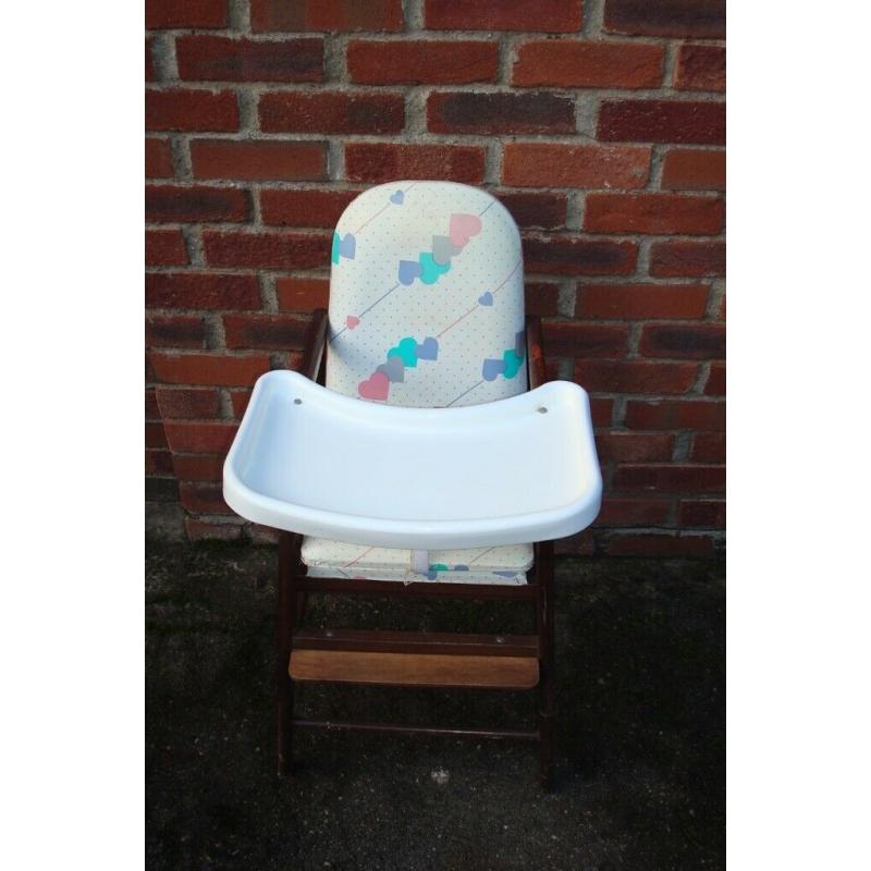 HIGH CHAIR FOR A BABY