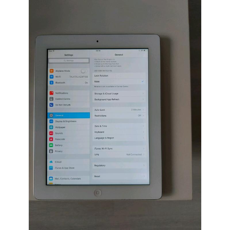 IPAD 3rd generation 32gb WiFi tablet with charger