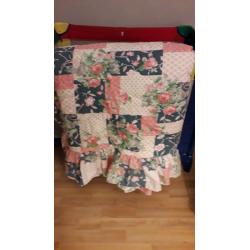 Double bed throw