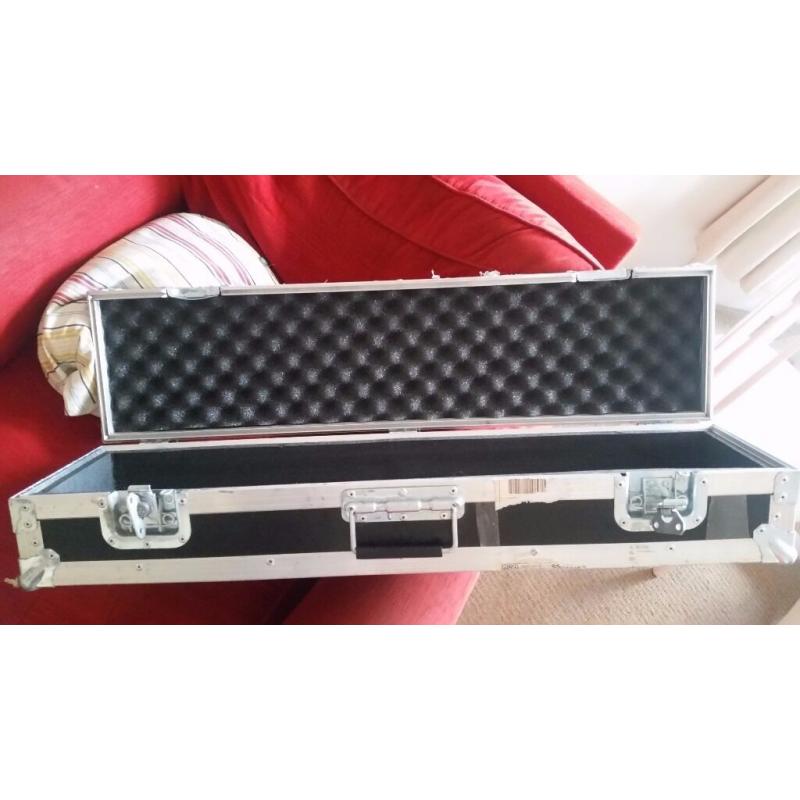 Slim flight case (wind instrument?)