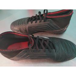 Adidas Predator Astro football boots size 5.