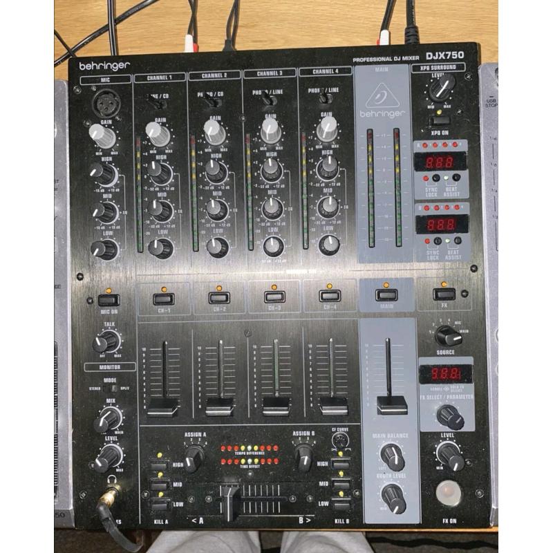 Behringer DJX750 - DJ Professional Mixer