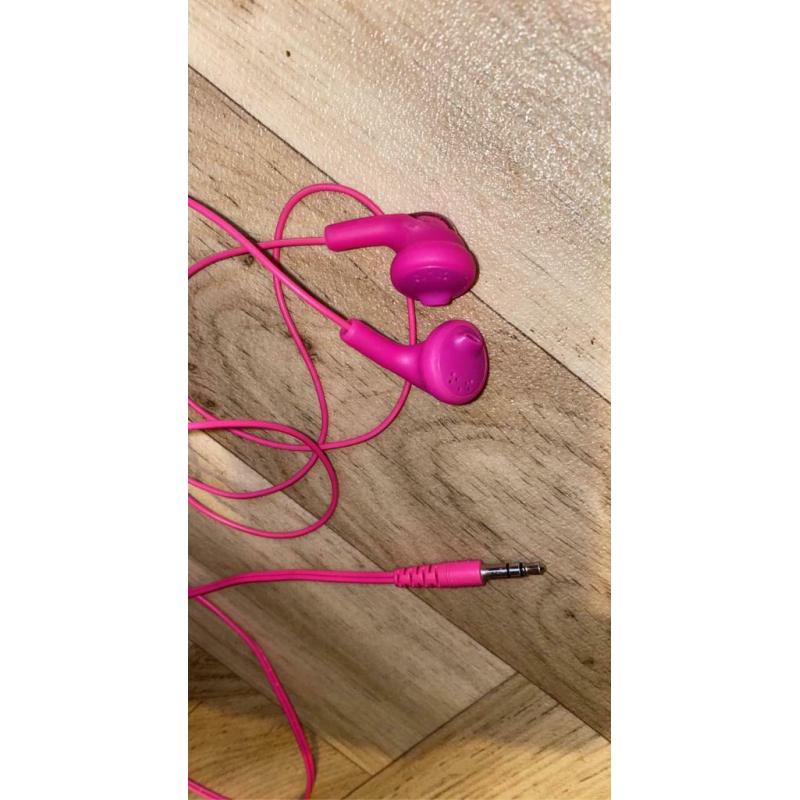 BRAND NEW PINK JVC EARPHONES- CHECK CONNECTION POINT FOR COMPATIBILITY