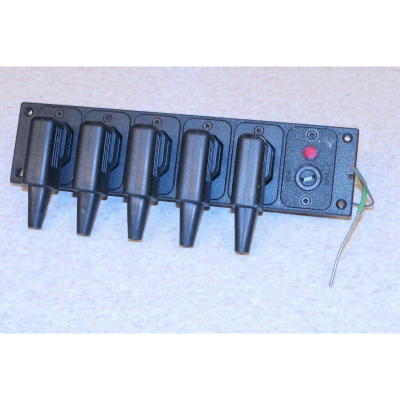 5 Port Electrical Distribution Panel with 5 RH Plugs, 6.3A Fused.