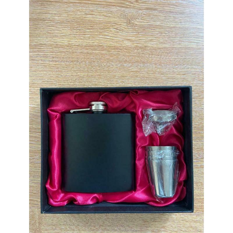 Brand new gift boxed hip flasks