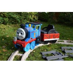 Thomas The Tank Engine Battery Powered Ride On Garden Toy With Oval Track By Per Perego