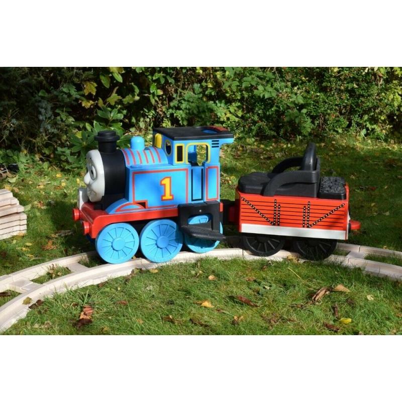 Thomas The Tank Engine Battery Powered Ride On Garden Toy With Oval Track By Per Perego