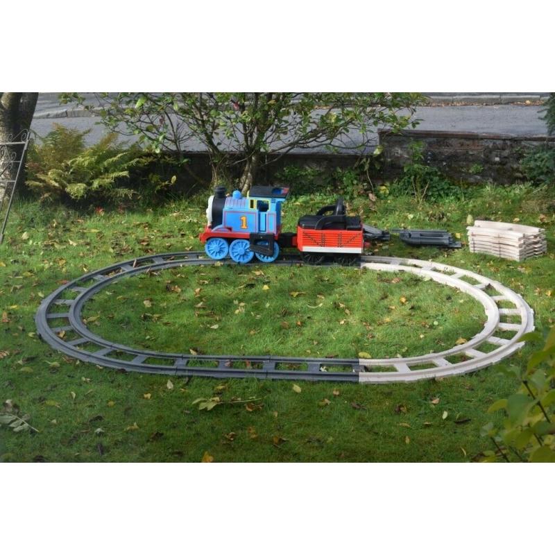 Thomas The Tank Engine Battery Powered Ride On Garden Toy With Oval Track By Per Perego